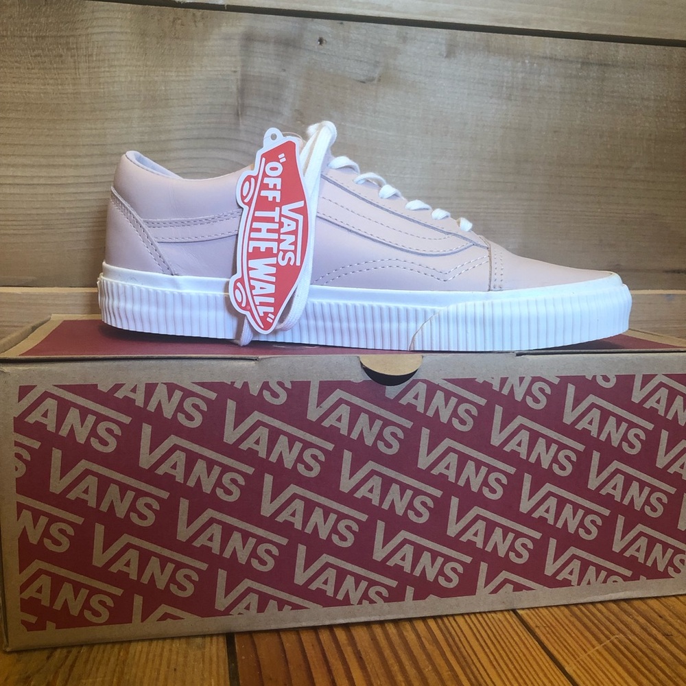 🆕 vans! never wornnn:)